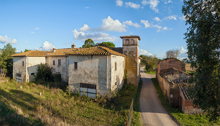 großes Bauernhaus im Val di Chiana, Toskana, alte Landhäuser Italien