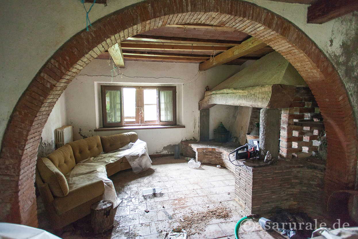 Italien bauernhaus landhaus toskana san miniato saal mit kamin