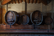Ville fattorie Toscana, Villa Canneto San Miniato, soffita botti vin santo 
