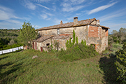 altes Bauernhaus  Varatrogoli in Maremma  Toskana, Rückseite mit Ställen