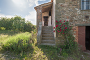 altes Bauernhaus  Varatrogoli in Maremma  Toskana, Treppe mit Backofen